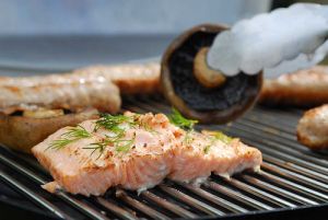 grilling salmon